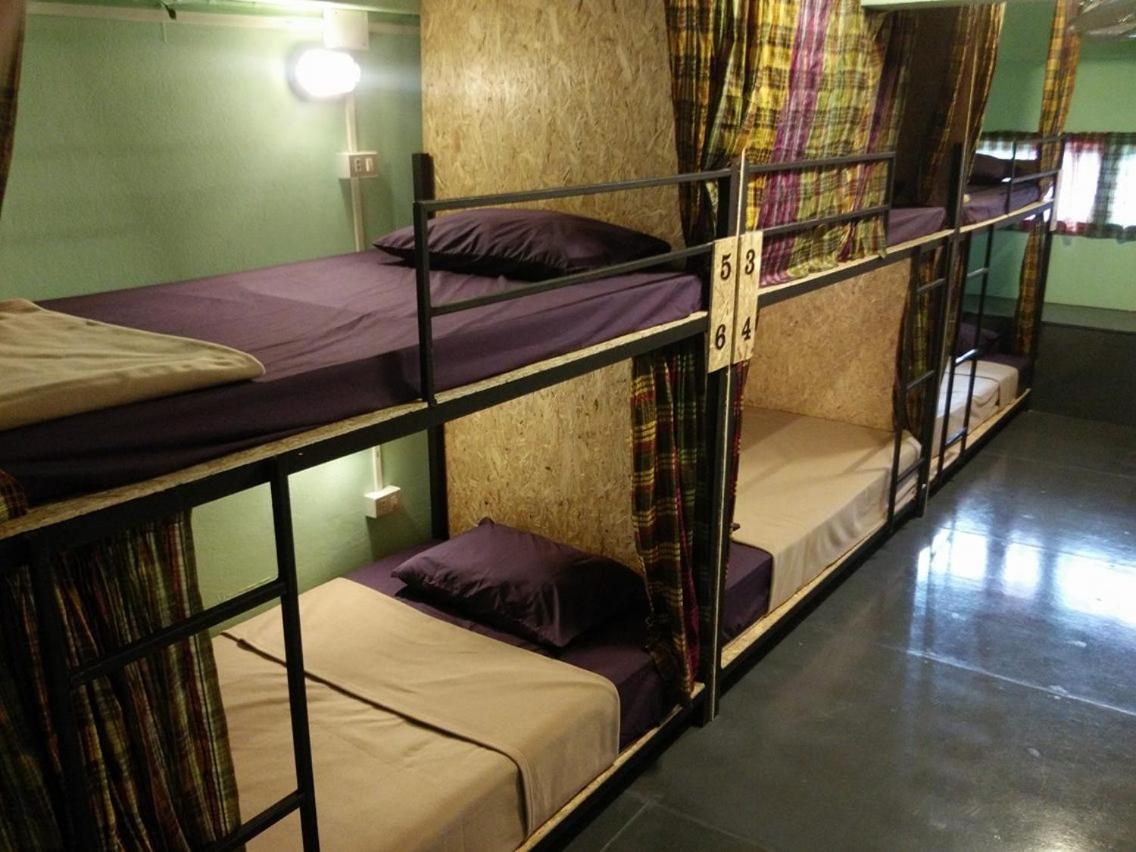 J Giant Hostel Chiang Mai Bagian luar foto