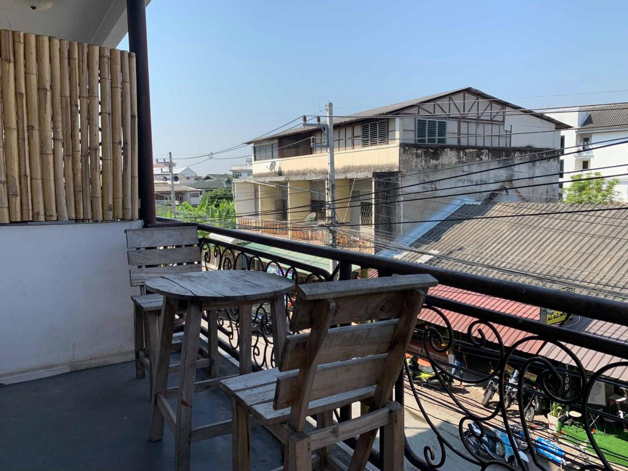 J Giant Hostel Chiang Mai Bagian luar foto