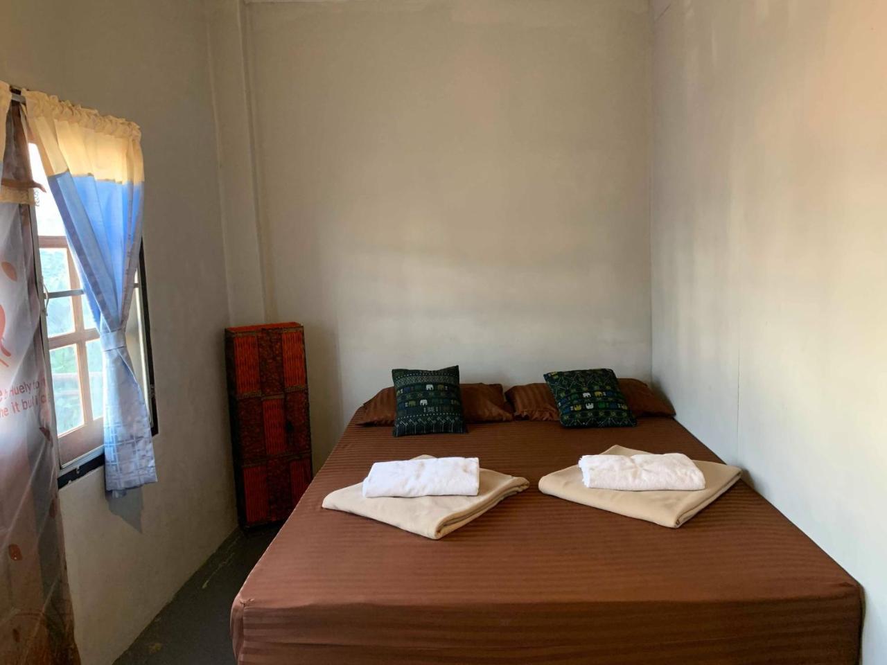 J Giant Hostel Chiang Mai Bagian luar foto