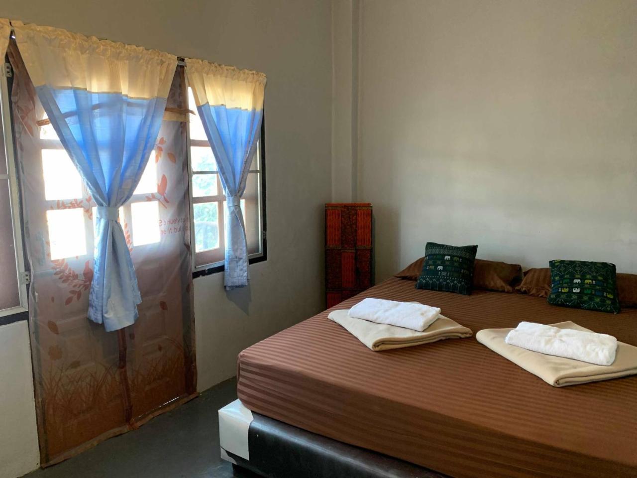 J Giant Hostel Chiang Mai Bagian luar foto
