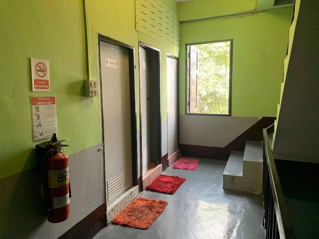 J Giant Hostel Chiang Mai Bagian luar foto